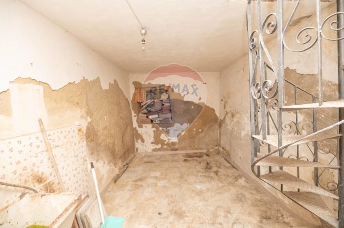 Image No.17-3 Bed House for sale