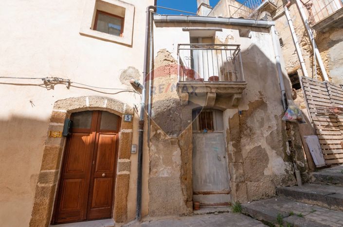 Image No.25-3 Bed House for sale