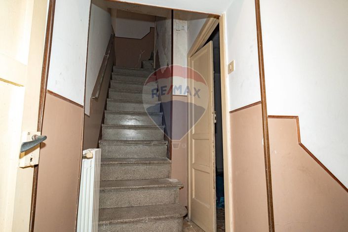 Image No.10-4 Bed House for sale