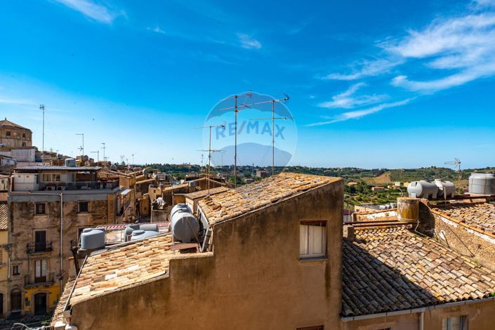 Image No.16-4 Bed House for sale