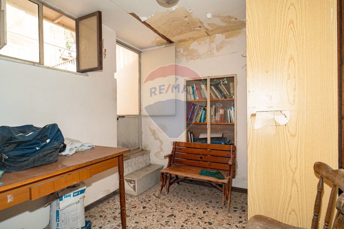 Image No.3-4 Bed House for sale