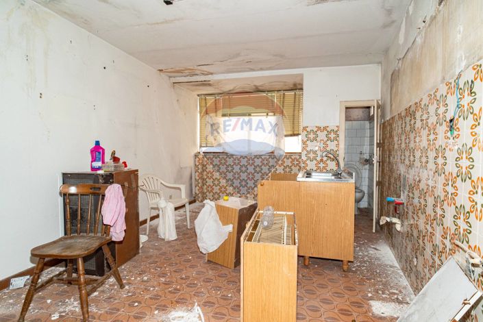 Image No.8-4 Bed House for sale