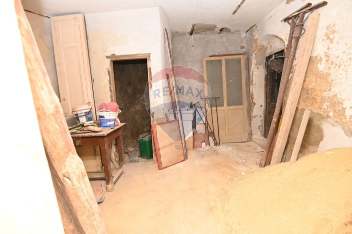 Image No.10-2 Bed House for sale