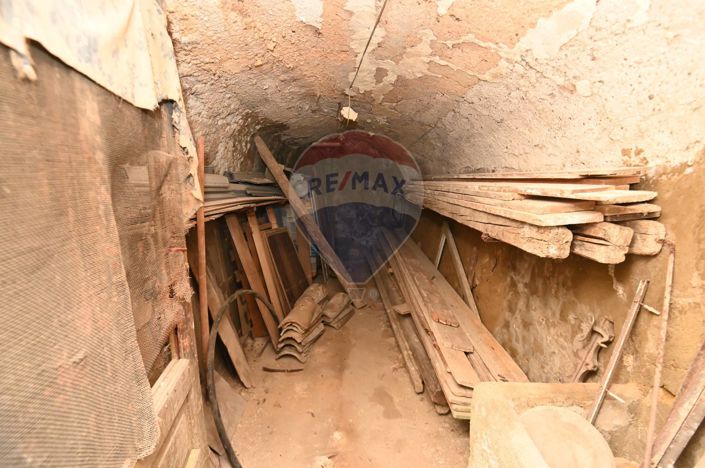 Image No.12-2 Bed House for sale