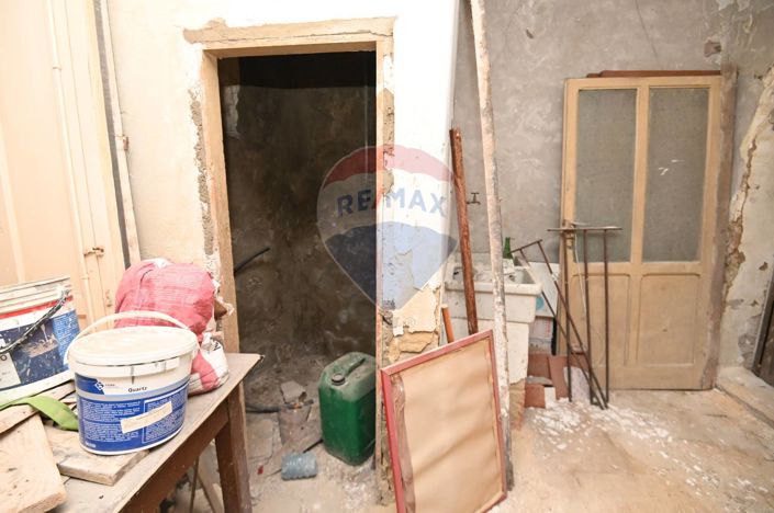 Image No.13-2 Bed House for sale