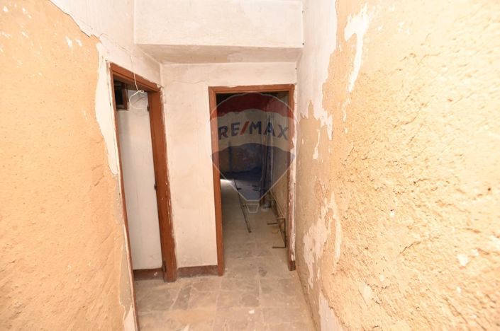 Image No.5-2 Bed House for sale