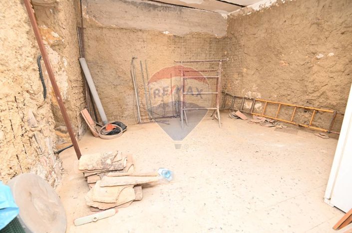 Image No.6-2 Bed House for sale