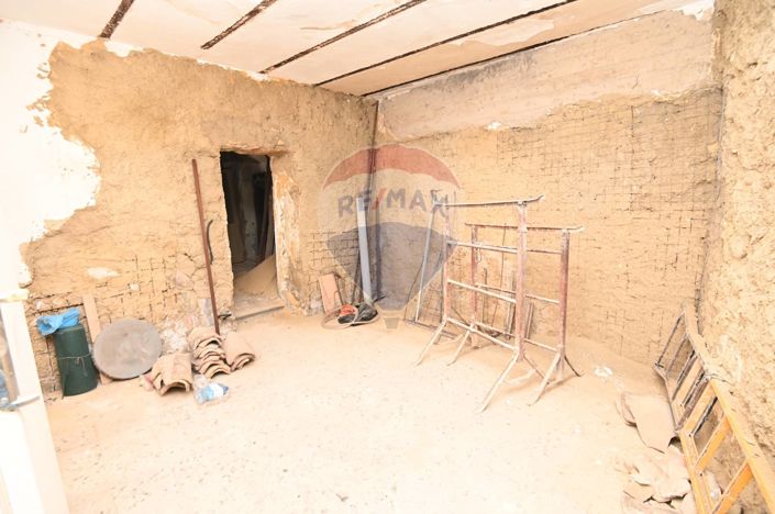 Image No.8-2 Bed House for sale