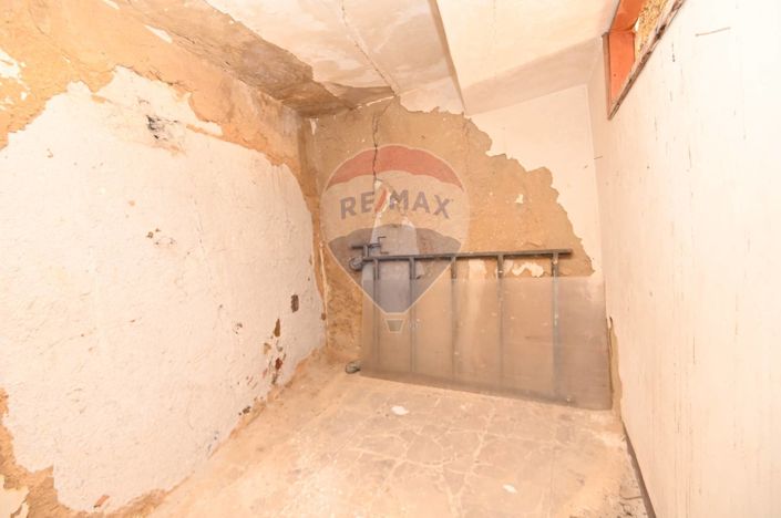 Image No.9-2 Bed House for sale