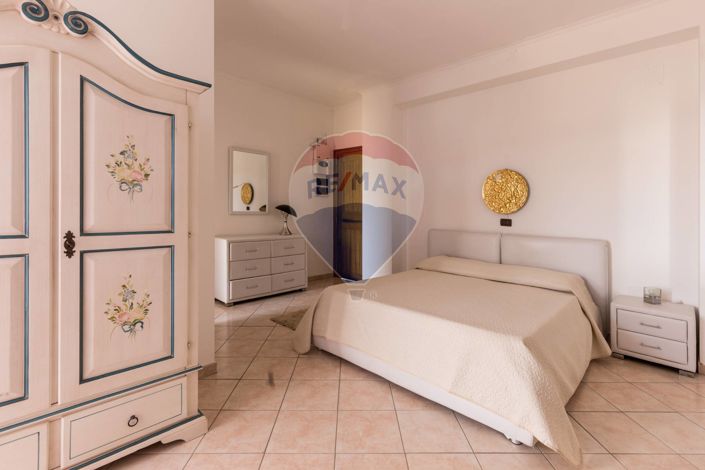 Image No.15-5 Bed Villa for sale