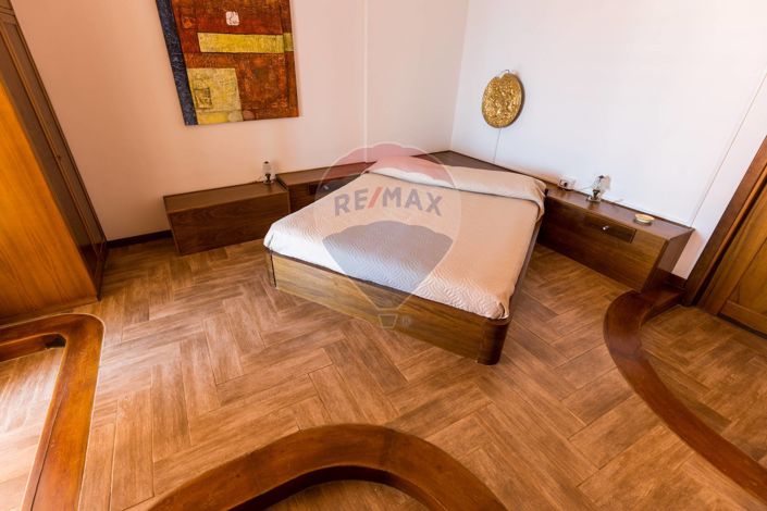 Image No.17-5 Bed Villa for sale