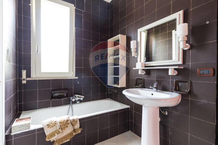 Image No.22-5 Bed Villa for sale