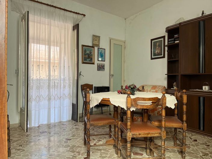 Image No.10-2 Bed House for sale