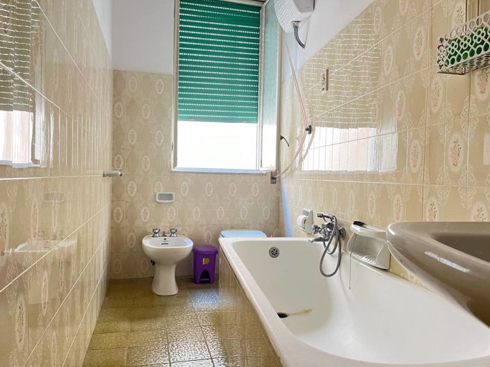 Image No.23-2 Bed House for sale