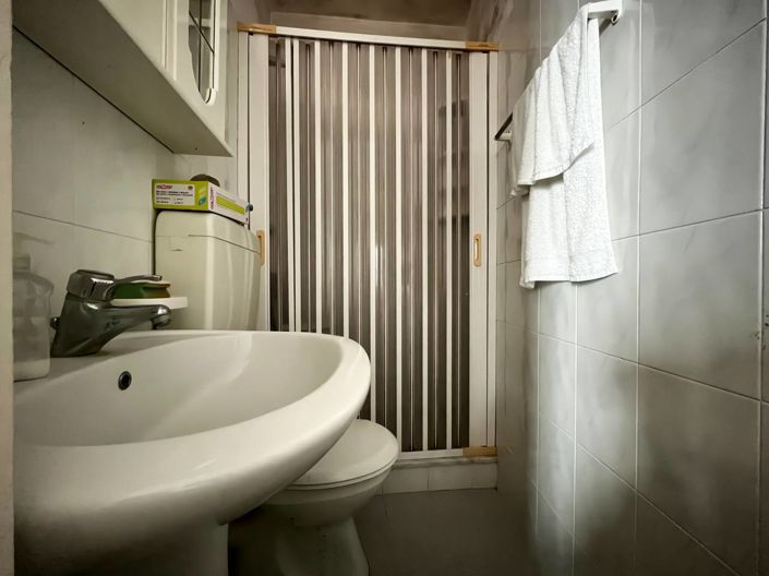 Image No.24-2 Bed House for sale