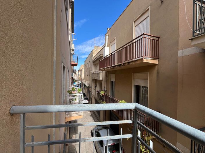 Image No.28-2 Bed House for sale