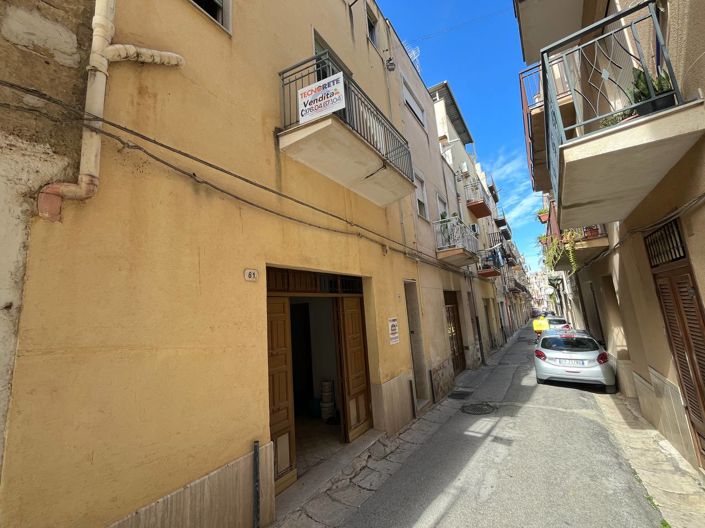 Image No.31-2 Bed House for sale