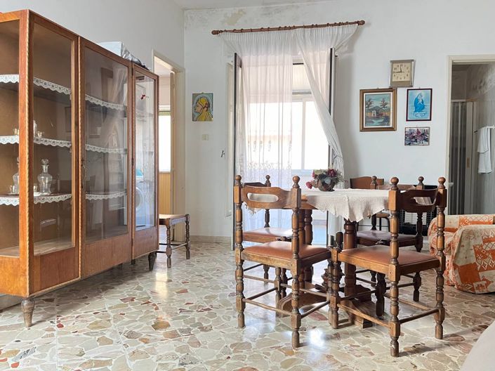 Image No.6-2 Bed House for sale