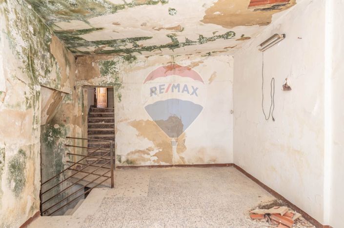 Image No.12-2 Bed House for sale