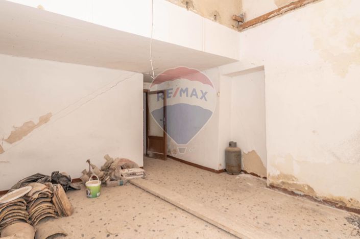 Image No.4-2 Bed House for sale