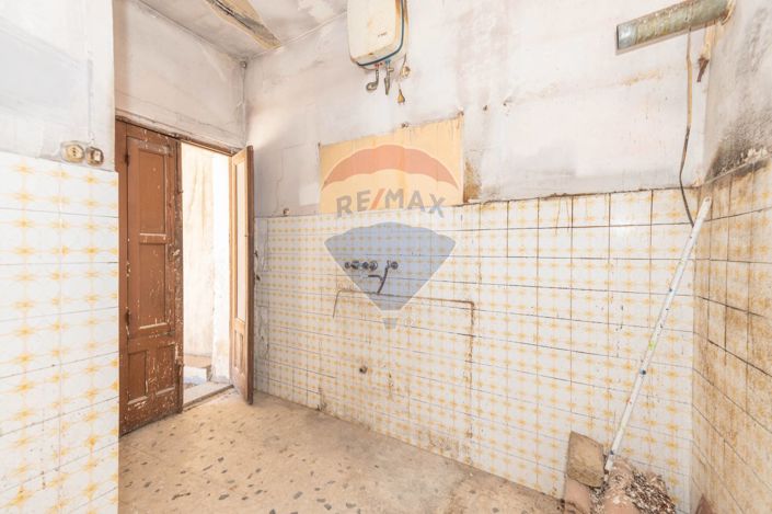 Image No.7-2 Bed House for sale