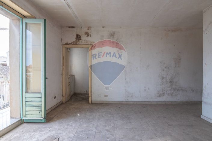 Image No.14-3 Bed Apartment for sale