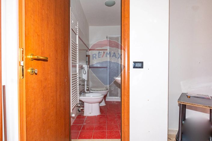 Image No.11-2 Bed House for sale