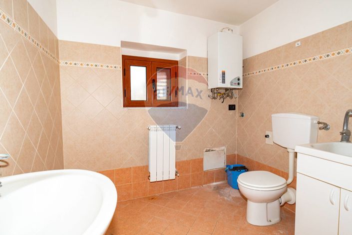 Image No.13-2 Bed House for sale