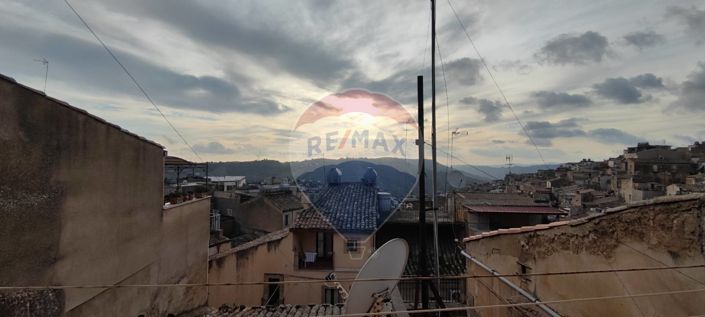 Image No.36-2 Bed House for sale