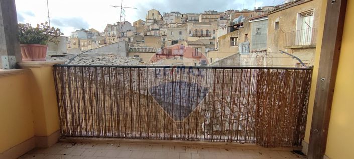 Image No.39-2 Bed House for sale