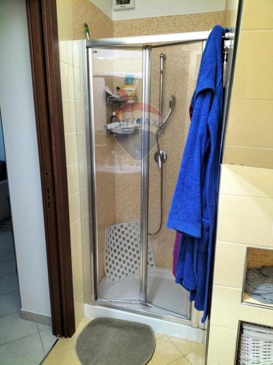 Image No.4-2 Bed House for sale