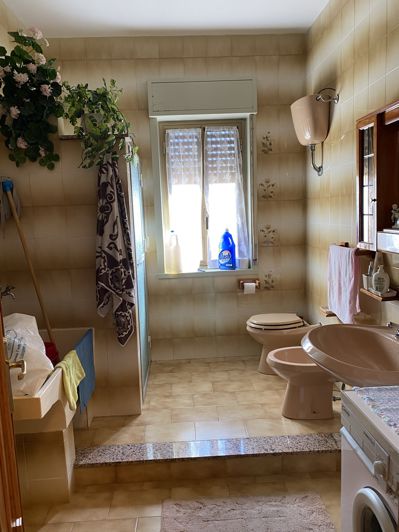 Image No.16-6 Bed House for sale