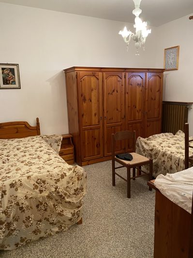 Image No.19-6 Bed House for sale