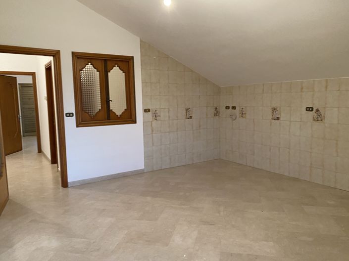 Image No.37-6 Bed House for sale