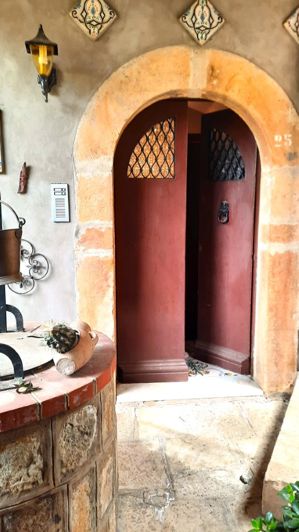 Image No.13-6 Bed Property for sale