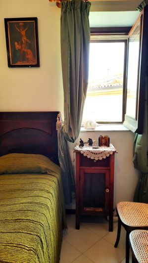 Image No.15-6 Bed Property for sale