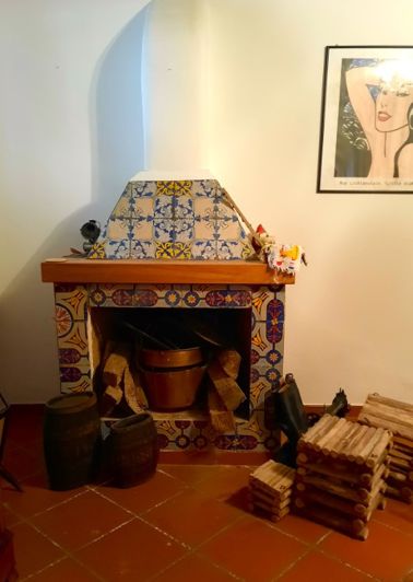 Image No.23-6 Bed Property for sale