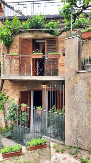 Image No.35-6 Bed Property for sale