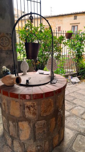 Image No.44-6 Bed Property for sale