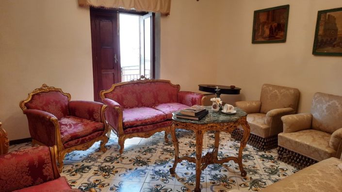 Image No.45-6 Bed Property for sale