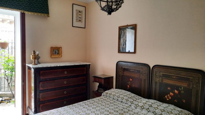 Image No.6-6 Bed Property for sale