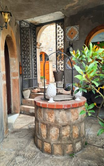 Image No.7-6 Bed Property for sale