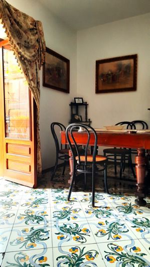 Image No.8-6 Bed Property for sale