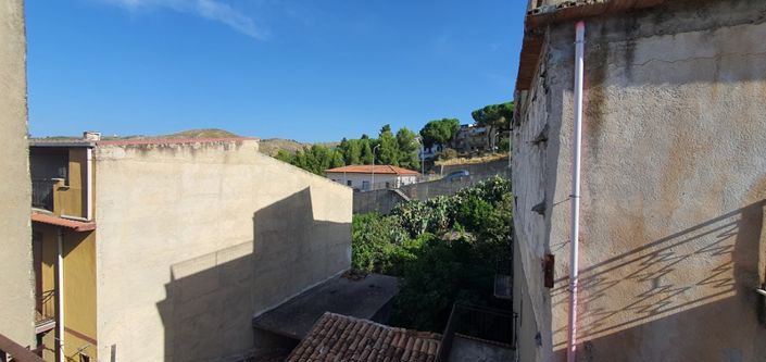 Image No.20-2 Bed House for sale