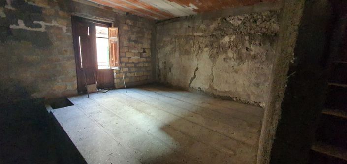 Image No.23-2 Bed House for sale