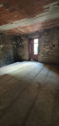 Image No.8-2 Bed House for sale