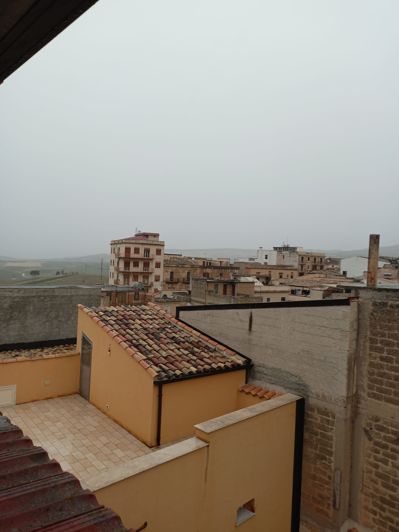 Image No.18-2 Bed House for sale