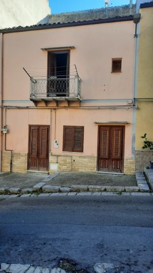 Image No.15-2 Bed House for sale