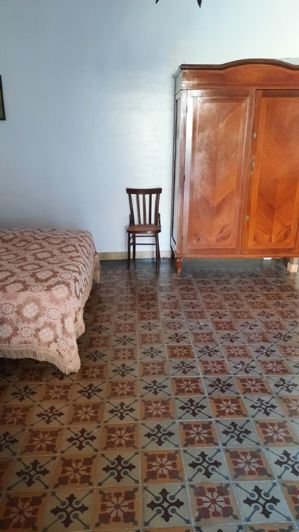 Image No.9-2 Bed House for sale