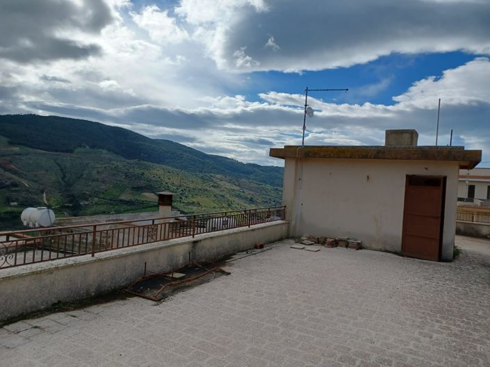 Image No.12-2 Bed Apartment for sale